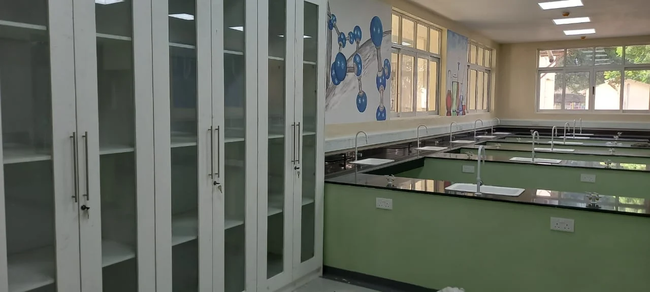 Aga Khan High School – Laboratory Works – project photograph 2